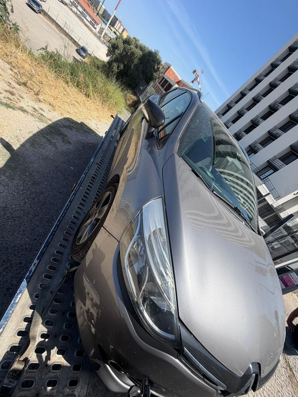Serviço de assistência automóvel DW